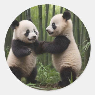Adesivo Brincadeiras: Bebês Pandas Brincam na Floresta