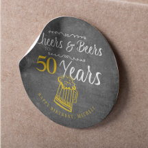 Brindes e cervejas para 50 anos de aniversário de 