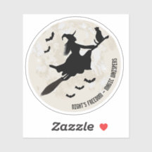 bruxa e gato voando sobre uma vassoura