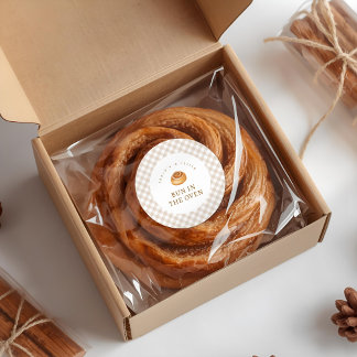 Adesivo Bun In The Oven Cinnamon Roll Baby Shower 