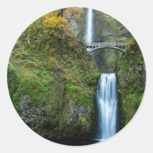 Adesivo Cachoeira Multnomah no Outono no Desfiladeiro do C