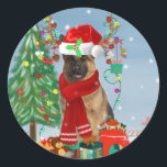Adesivo Cachorro german shepherd na neve com presentes de<br><div class="desc">Um cachorro na neve com presentes de Natal e queda de neve é uma ideia perfeita para alguém que ama cachorros.</div>