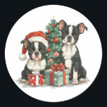 Adesivo Cães de Natal em Boston Terrier<br><div class="desc">Uma bela ilustração dos cães de Boston Terrier vestidos para o Natal. Perfeito para amantes de animais de estimação e pais de cães durante o feriado.</div>