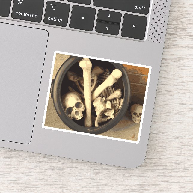 Adesivo Caldrão de ossos. (Detalhe)