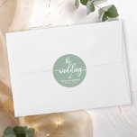 Adesivo Caligrafia Moderna O Casamento De Sage Green<br><div class="desc">Prepare-se para ser hipnotizado pela nossa fantástica suíte de casamento verde! Apresentando uma delicada ilustração das folhas de eucalipto aliadas a uma caligrafia ousada e elegante, é a combinação perfeita para o seu casamento encantador de hortas. Se você está perdendo algum item ou tem um pedido especial, não hesite em...</div>