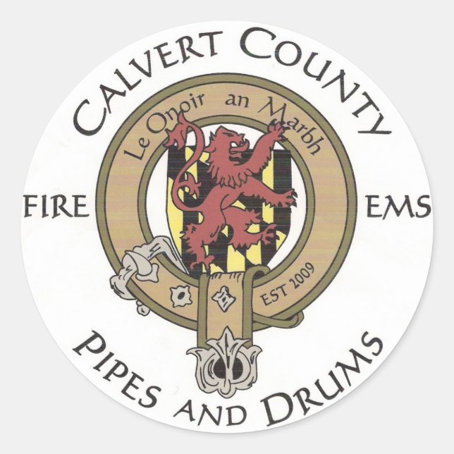 Adesivo Calvert County Pipes e Drums Sticker - Pequeno (Frente)