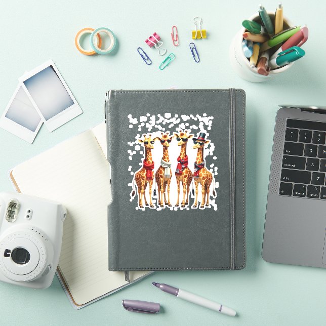 Adesivo Camiseta Oversized Giraffe Christmas Chic (Capa para iPad)