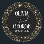 Adesivo Casamento da Noite Negra das Estrelas<br><div class="desc">Etiquetas de casamento preto e dourado com um céu noturno estrelado e nomes de casais</div>