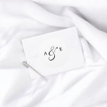 Adesivo Casamento de Ampersand do Monograma Script<br><div class="desc">Celebre seu sindicato com um toque de elegância personalizada usando nossos autocolantes de casamento personalizados. Criados com foco na sofisticação do eterno, esses adesivos apresentam seu monograma em uma fonte serif refinada, simbolizando a força e a natureza duradoura de seu vínculo. A fita magnética, graciosamente reproduzida em um elegante roteiro...</div>