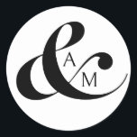 Adesivo Casamento de Ampersand do Monograma Script<br><div class="desc">Faça sua celebração com charme personalizado através de nossos autocolantes de casamento, projetados para encarnar graça e refinamento. Cada adesivo mostra seu monograma em um distinto tipo de serifa, evocando elegância do eterno e a força duradoura do seu sindicato. Uma amperse fluente em escrita clássica entrelinha delicadamente suas iniciais, capturando...</div>