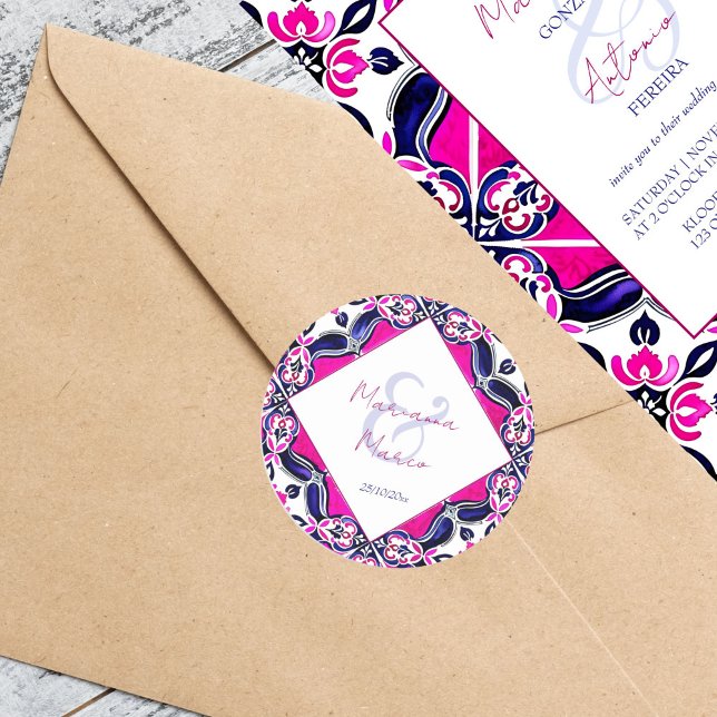 Adesivo Casamento de azulejos mexicanos cor-de-rosa e azul (Pink and blue Mexican tiles wedding Sticker bride and groom names envelope stickers vintage pattern)
