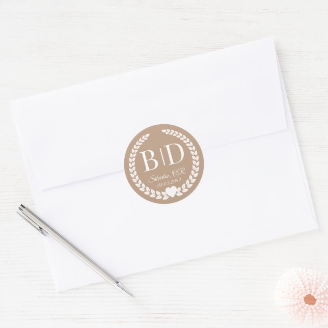 Adesivo Casamento de Beige Monogramas com Champanhe Russo  (Envelope)