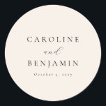 Adesivo Casamento de Caligrafia de Ivory Minimalista Elega<br><div class="desc">Vinheta redonda clássica de casamento com vitória minimalista elegante e elegante</div>