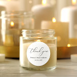 Adesivo Casamento de caligrafia minimalista<br><div class="desc">Casamento de Caligrafia Mínima Simples e Bonito Moderno Elegante Agradecemos a você o Adesivo Redondo - Preto e Branco ou Cor de Fundo para Escolher</div>