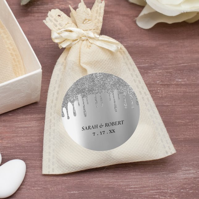 Adesivo Casamento de Derramamento de Silver Glitter (Silver Glitter Drip Wedding Classic Round Sticker)