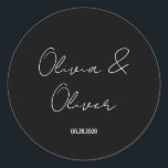 Adesivo Casamento de empate preto elegante<br><div class="desc">Você vai adorar esta design de casamento de gravata negra com caligrafia branca. Vincule convites e produtos para corresponder.</div>