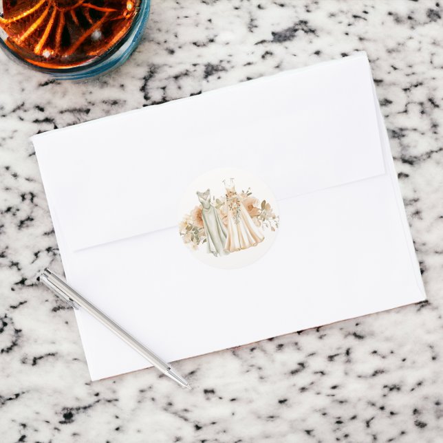 Adesivo Casamento de Gay Elegante duas noivas em vestidos (Elegant Gay Wedding Two Brides in Dresses Classic Round Stickers from Ricaso)