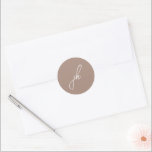 Adesivo Casamento de Monograma Neutro Terrestre Elegante<br><div class="desc">Vinhetas de casamento elegantes com um design clássico com seu monograma em letra de script.</div>