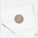 Adesivo Casamento de Monograma Neutro Terrestre Elegante<br><div class="desc">Vinhetas de casamento elegantes com um design clássico com seu monograma em letra de script.</div>