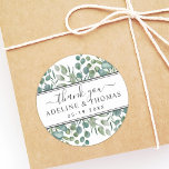 Adesivo Casamento Elegante Eucalyptus Greenery Obrigado<br><div class="desc">Os adesivos elegantes para favoritos de casamento são projetados com estilo orgânico moderno, combinando listras horizontais com folhagem verde botânica e bela tipografia preto e branco. A design de cor-de-água verde inclui eucalipto, folhas e galhos de eucalipto de prata em tons vermelhos macios de menta, verde, azeitona e verde-azul-acastanhado. Perfeito...</div>