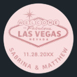Adesivo Casamento em Las Vegas Rosa Dourado<br><div class="desc">Etiqueta de favor ou selo de envelope com o sinal "Bem-vindo ao Fabuloso Las Vegas" em folha de rosa dourado falso. Clique em PERSONALIZAR MAIS para alterar a cor do fundo,  fonte e cor do texto.</div>