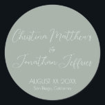 Adesivo Casamento Eucalyptus Moderno e Elegante<br><div class="desc">Este moderno e elegante evento ou adesivo de casamento apresenta um simples fundo verde de eucalipto com texto branco. Os nomes do casal são impressos em uma fonte de script. A data e o local do casamento são impressos abaixo.</div>