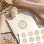 Adesivo Casamento Floral Elegante Vitoriano Real<br><div class="desc">Volte no tempo com os nossos Vinheiros Vítimos Real. Projetado com atenção meticulosa ao intrincado verde, florais e motivos característicos da Era Vitoriana, este adesivo permite personalizar suas iniciais. Durante a Época Vitoriana, os casamentos eram mais do que apenas cerimônias; eram ótimos espetáculos refletindo a posição social e o estilo...</div>