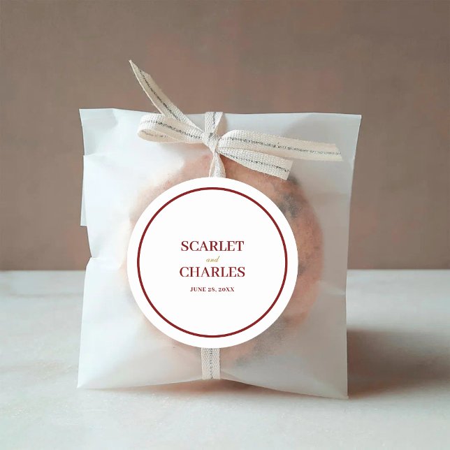 Adesivo Casamento Formal Clássico com Monograma em Borgonh (Burgundy and gold monogram round sticker adds a cohesive, elegant finish to wedding details.)