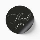 Adesivo Casamento Formal Negro Obrigado | Script Elegante<br><div class="desc">Adicione um toque final refinado aos seus favores de casamento com este obrigado preto minimalista que você cola. Apresentando um roteiro branco limpo sobre fundo preto profundo, este adesivo redondo combina elegância moderna com simplicidade de eterno. Perfeito para casamentos noturnos, formais ou noturnos. Funciona lindamente como uma etiqueta de favor,...</div>