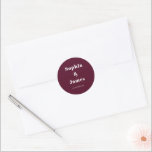 Adesivo Casamento Minimalista Burgundy da Tipografia Negra<br><div class="desc">Personalize facilmente substituindo cada informação. Verifique a visualização antes de adicionar ao carrinho. Exibir o link de coleção nesta página para ver todos os itens correspondentes neste design</div>