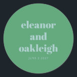 Adesivo Casamento Moderno Verde Azul Brilhante Tipografia<br><div class="desc">Vinheta redonda Clássica Clássica de Casamento Moderno com Azul Brilho e Chartreuse Verde</div>