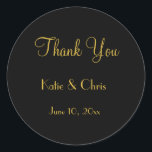 Adesivo Casamento Obrigado em Script Font<br><div class="desc">Um obrigado de casamento que você coloca em uma elegante fonte dourada,  realçada com um fundo preto,  faz com que essa obrigado seja chique e elegante.</div>