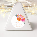 Adesivo Casamento Personalizado De Verão Floral Laranja Vi<br><div class="desc">Celebre o seu casamento com estes bonito adesivos,  com flores cor-de-água rosa e laranja e o seu texto personalizado. Adicione facilmente seus próprios detalhes clicando na opção "personalizar".</div>