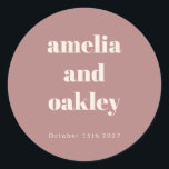 Adesivo Casamento Personalizado Ousado Minimalista Rosa Em<br><div class="desc">Adesivo Redondo Clássico de Casamento Personalizado Ousado Minimalista Boho Rosa Empoeirado Retro Simples</div>