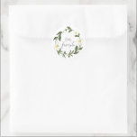 Adesivo Casamento Russo Floral de Margarida Branca<br><div class="desc">Um adesivo de casamento floral elegante com um layout simples com dentro "Nosso Favorito" de uma coroa pintada com margaridas brancas. Esses adesivos modernos de casamento com flores margaridas são excelentes para vestir doces ou salgadinhos que são os favoritos tanto da noiva quanto do noivo como parte de um saco...</div>