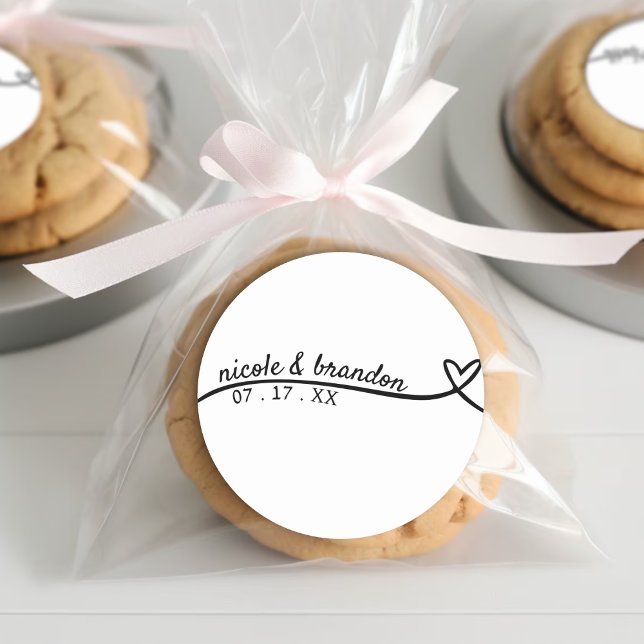 Adesivo Casamento Simples de Coração Branco e Preto (Simple White & Black Heart Wedding Classic Round Sticker
)