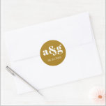 Adesivo Casamento simples, elegante, ouro marrom<br><div class="desc">Um simples e elegante adesivo de casamento marrom ouro monograma. Ele mostra sua data inicial e a data do seu casamento em branco em fundo marrom ouro. Coordena-se com a nossa coleção de casamentos de "Flores Brancas Vintage".</div>