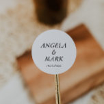 Adesivo Casamento Simples Negro e Branco Minimalista<br><div class="desc">Simples e Simples Vinheta Clássica de Casamento Negro e Branco. Vinheta-vinheta-vinheta. O casamento favorece o obrigado de vocês. Itens correspondentes disponíveis em nossa coleção "Casamento Elegante Minimalista",  como mostrado abaixo. Obrigado!</div>