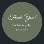 Adesivo Casamento Verde Oleícola Moderno Elegante Obrigado<br><div class="desc">Forma: Os adesivos redondos clássicos Criam adesivos personalizados para cada ocasião! De envios especiais e reservas para atividades infantis e projetos DIY, você encontrará esses adesivos como excelente para tantos usos. Adicione seus próprios designs, padrões, texto e imagens! Dimensões: Disponível em 2 tamanhos: grande: 3" de diâmetro, 6 adesivos por...</div>