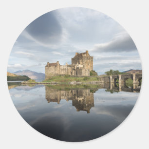 Adesivo Castelo de Eilean Donan com reflexão em Scotland
