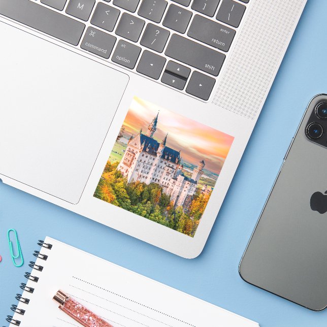 Adesivo Castelo Neuschwanstein (Notebook com iPhone)