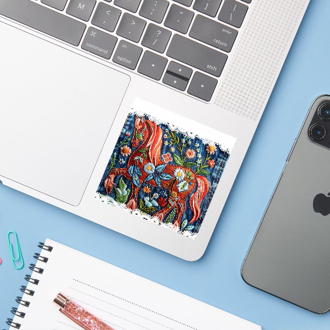 Adesivo Cavalo Embroiderado Lindo (Notebook com iPhone)