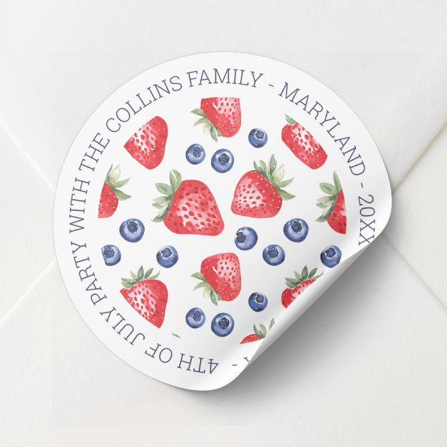Adesivo Celebração da Aquarela Personalizada Berries 4 de  (Custom Watercolor Berries 4th of July Celebration Classic Round Sticker)