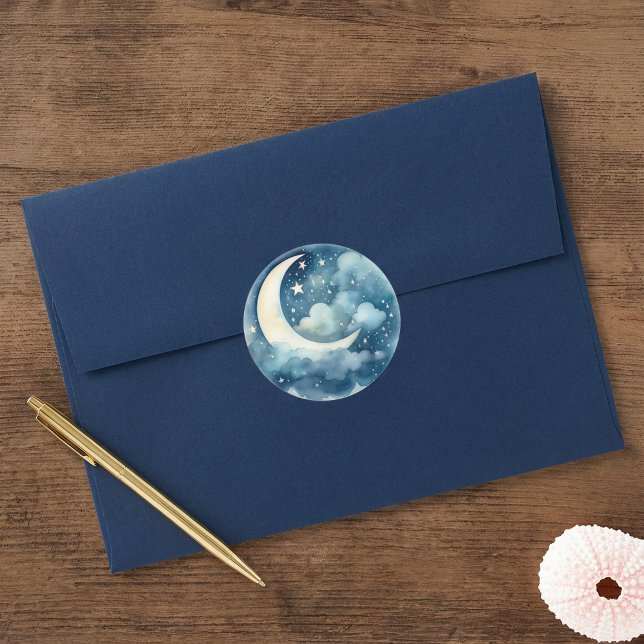 Adesivo Céu estrelado e chá de fraldas da lua (Starry sky and moon baby shower classic round sticker.)