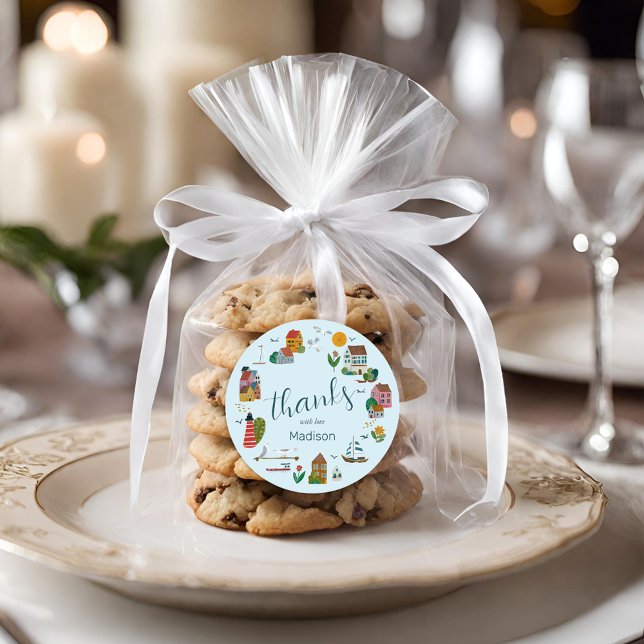 Adesivo Chá de fraldas Náutico de Blue Boy da Aldeia Coste (Coastal Village Blue Boy Nautical Baby Shower Classic Round Sticker)