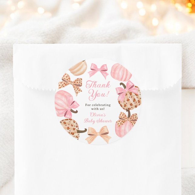 Adesivo Chá de fraldas Pumpkin De Arco Rosa Coquette Obrig (Coquette Pink Bow Pumpkin Baby Shower Thank You Classic Round Sticker)