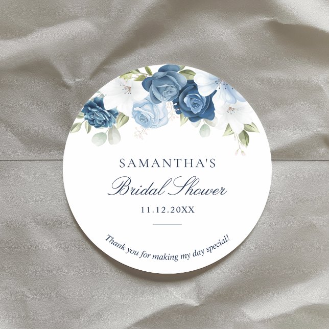 Adesivo Chá de Noiva em Azul Empoeirado Aquarela Script (Floral Dusty Blue Watercolor Script Bridal Shower Classic Round Sticker)