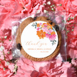 Adesivo Chá de panela Floral Rosa-Laranja Vibrante Obrigad<br><div class="desc">Agradeça aos seus convidados com estes adesivos elegantes,  com texto floral e personalizado vibrante da sua escolha. Adicione facilmente seus próprios detalhes clicando na opção "personalizar".</div>