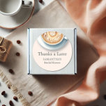 Adesivo Chá de panela Stickers Obrigado Café<br><div class="desc">chá de panela "Obrigados a latte" - ☕ elegante e personalizável 💌 Adicione um toque encantador ao seu evento com estes adesivos de chá de panela, com uma bela xícara de café ilustrada e o trocadilho "Obrigados a Latte". Perfeito para selar bolsas, presentes ou caixas de tratamento, esses paus de...</div>