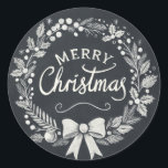 Adesivo Chalkboard Merry Christmas Wreath Stickers<br><div class="desc">Adicione um toque rústico e festivo aos seus presentes e cartas de Natal com estes carinhosamente encantadores adesivos de festas de Natal Feliz. Apresentando uma elegante design de coroa, enfeitada com sagrado, bagas, e um arco decorativo, esses adesivos são perfeitos para selar envelopes, decorar pacotes de presentes, ou adicionar um...</div>